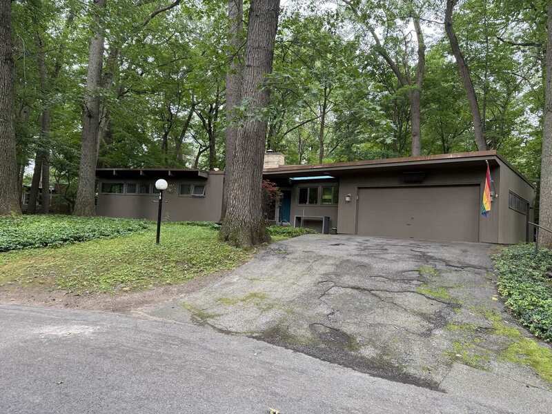 15 Woodland / front