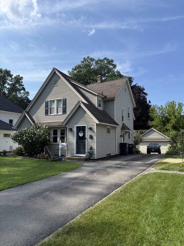 64 Owaissa / open frontage