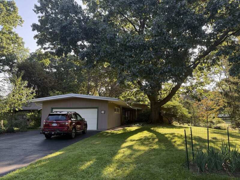 110 Eastwood / canopy