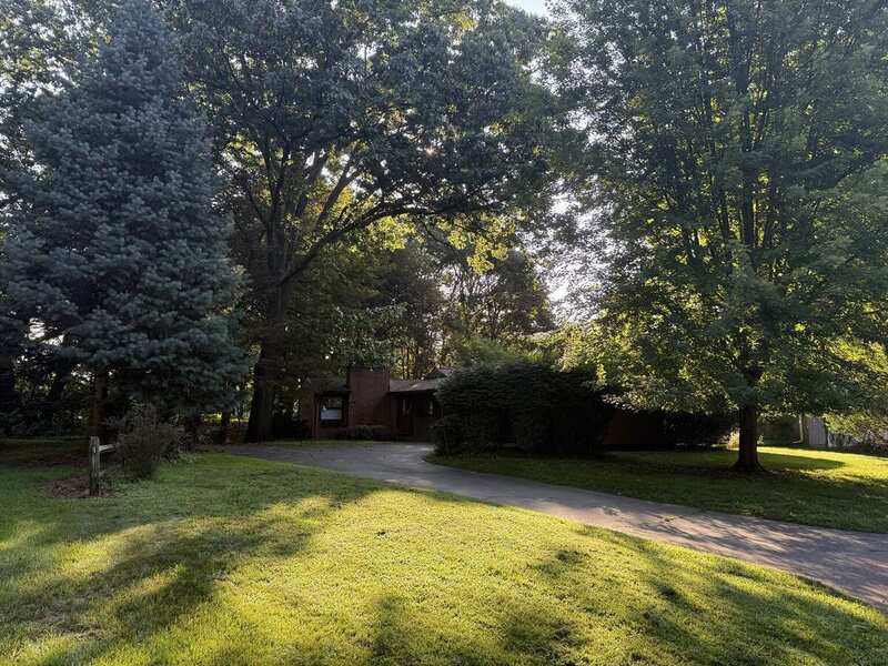 Eastwood / wooded 1